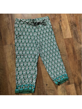 Women's TALBOTS Green White Floral Capri Pants 3X